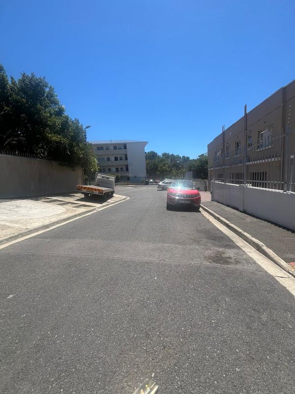 To Let 2 Bedroom Property for Rent in Vredehoek Western Cape